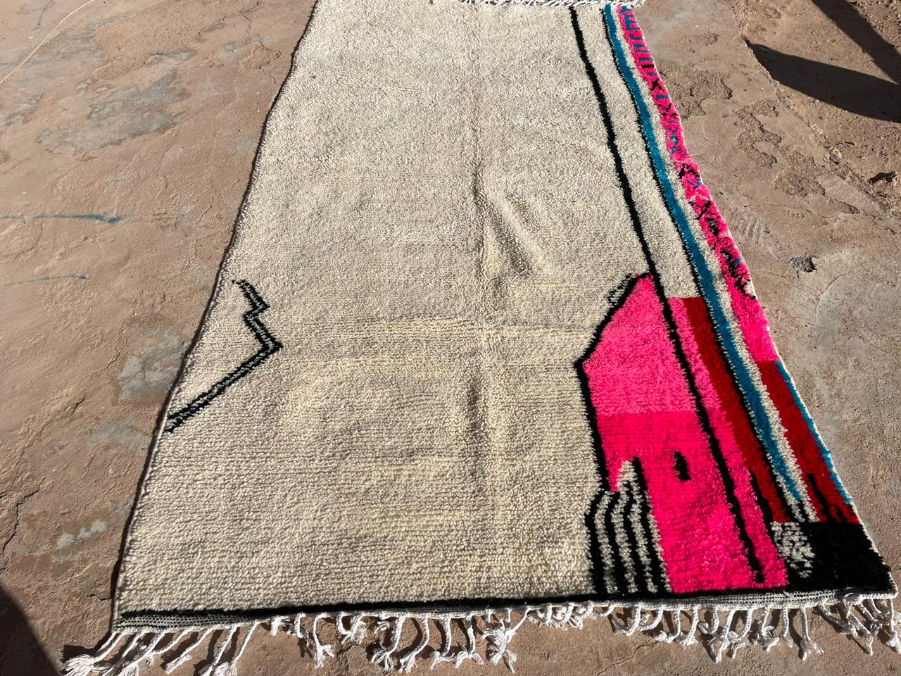 Beige Fuchsia Moroccan Wool Rug 7.9x3.6 ft – Handmade Carpet for Modern Interiors