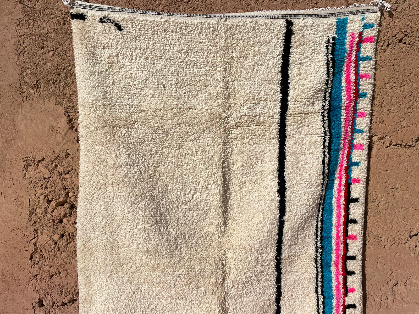 Beige Fuchsia Moroccan Wool Rug 7.9x3.6 ft – Handmade Carpet for Modern Interiors