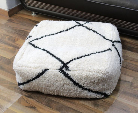 Pouf marocain en laine beige – Tissé à la main avec motif à rayures chic, 60 x 60 x 20 cm