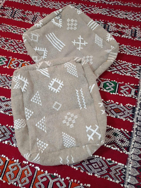 Pouf marocain Hanbel – Ottoman berbère fait main en laine et coton pour salons et chambres modernes (60 x 60 x 20 cm)