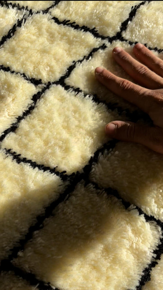 Beige Moroccan Mrirt Rug 6.5x3.3 ft – Handwoven Wool Grid Pattern Carpet