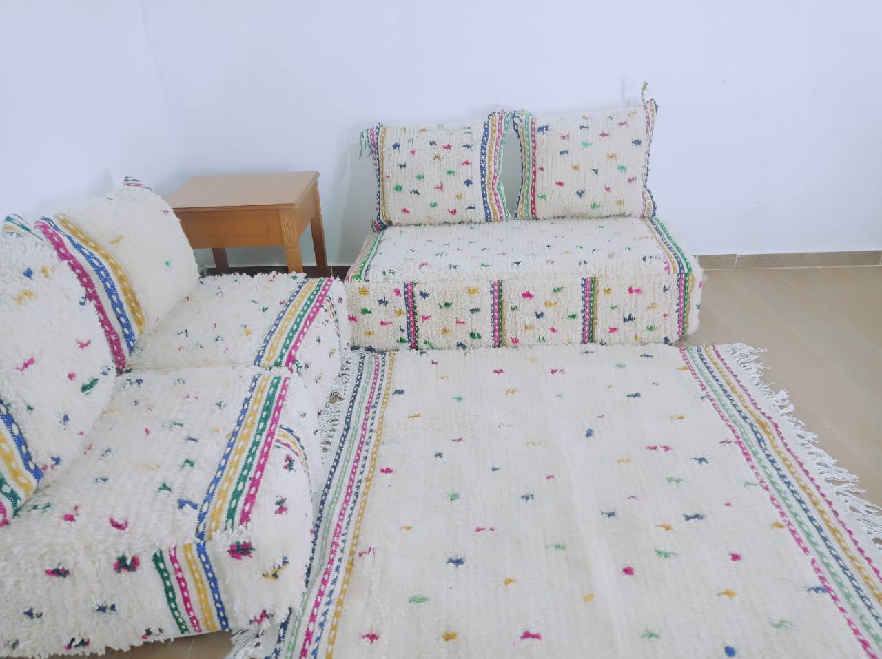 Ensemble de tapis marocains traditionnels en laine – Tapis de salon berbère, poufs et coussins décoratifs