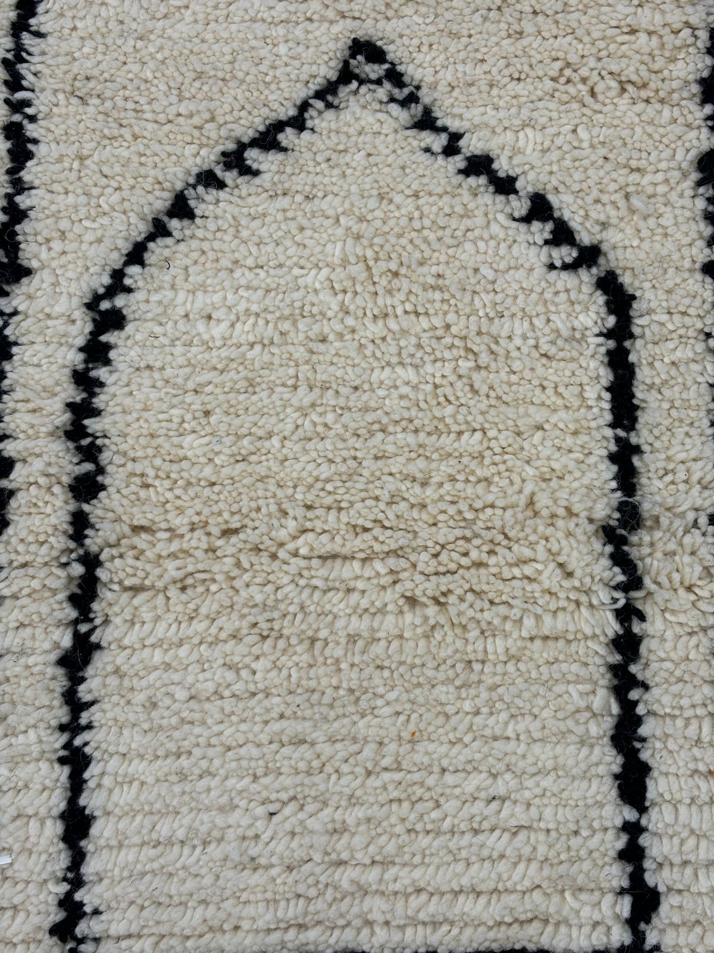 Tapis de prière marocain 64 x 100 cm – Tapis en laine fait main avec motif berbère traditionnel pour une décoration intérieure paisible
