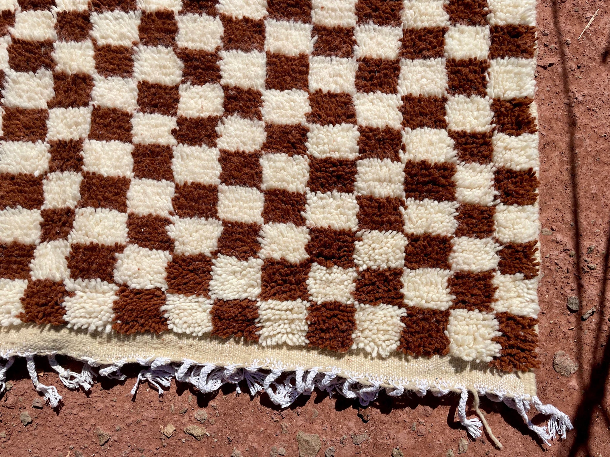 Checkered Moroccan Wool Rug 8.2x5 ft – Beige and Brown Handmade Area Carpet