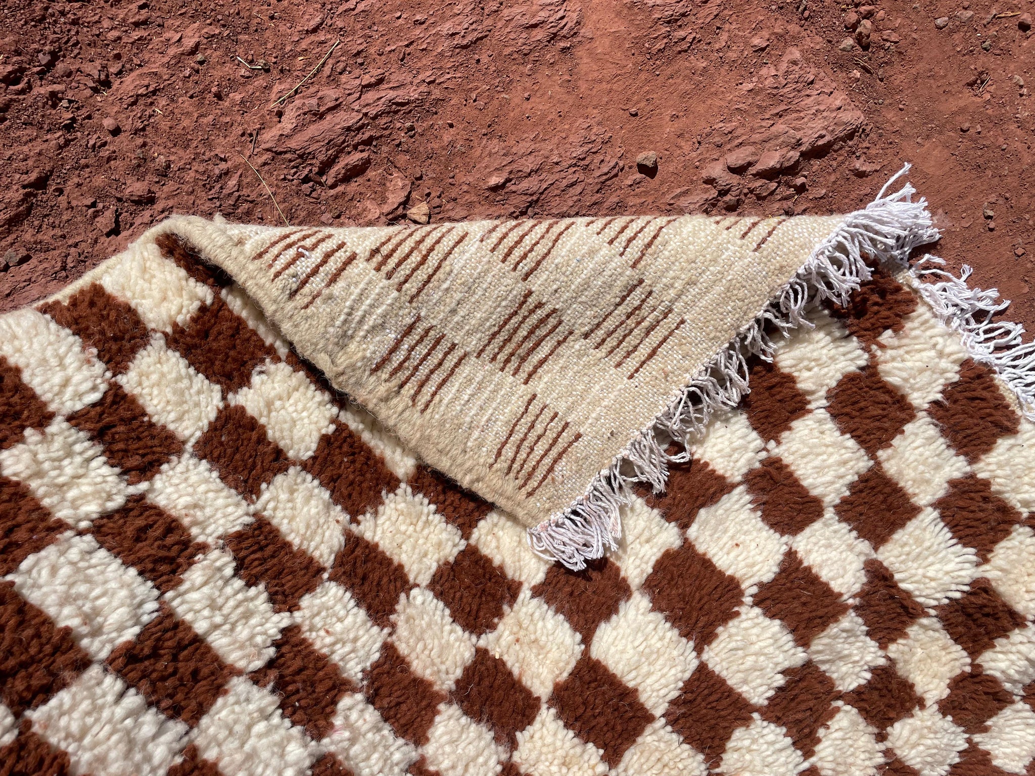 Checkered Moroccan Wool Rug 8.2x5 ft – Beige and Brown Handmade Area Carpet