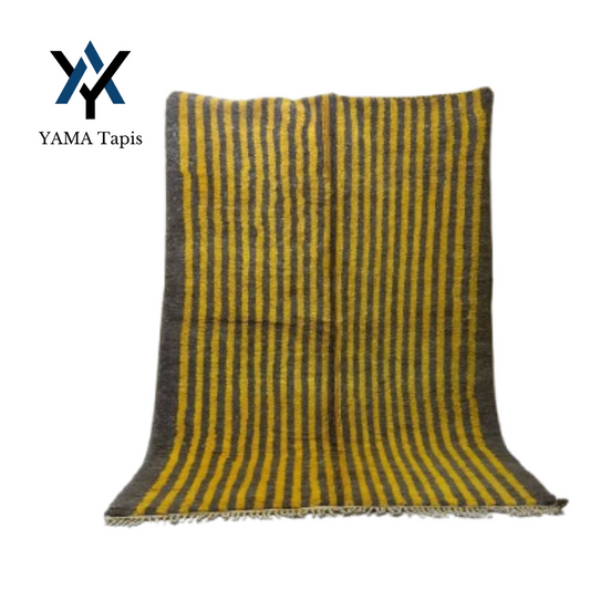 Moroccan Berber Rug in Beige Wool - Traced Diamond Pattern, Handcrafted Elegance for Living Room and Bedroom
