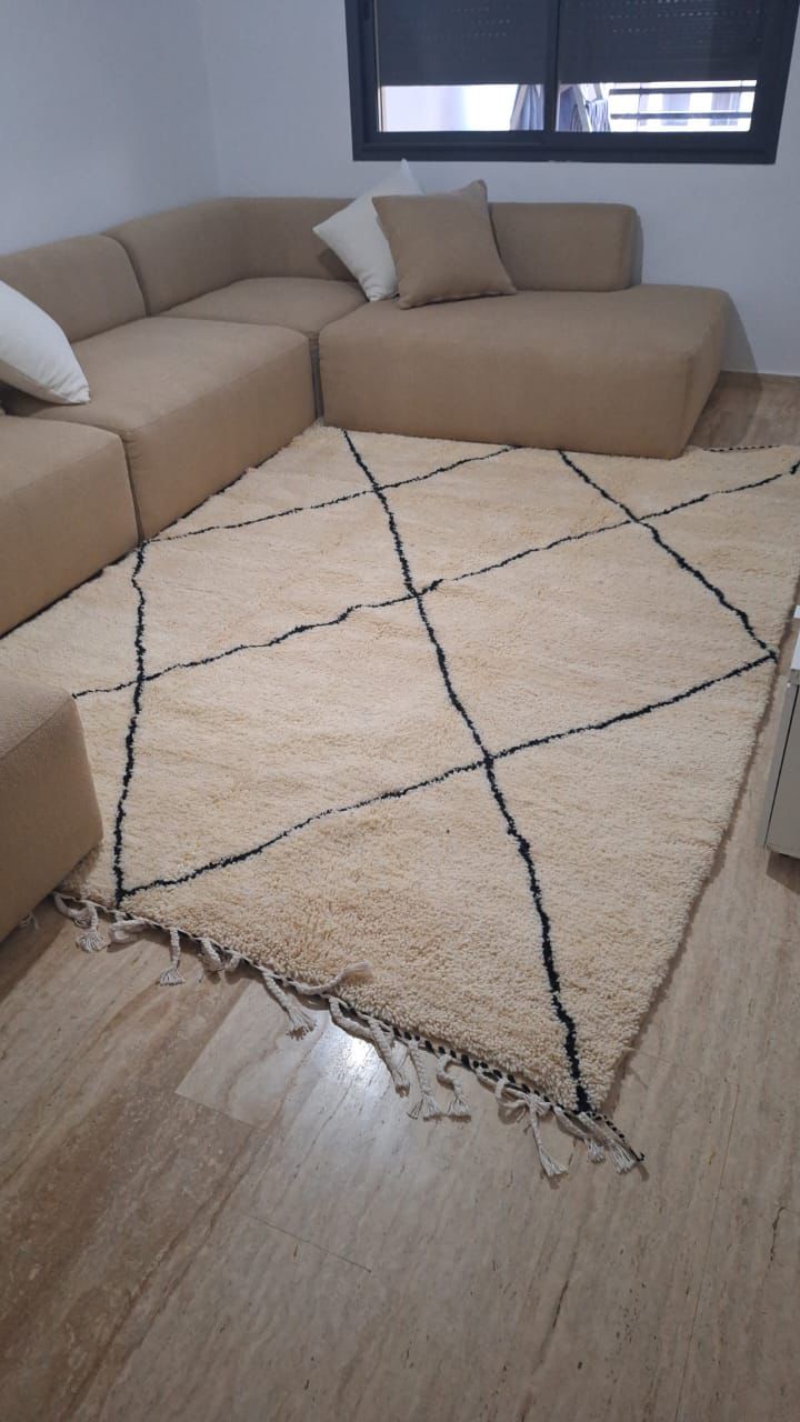 Beige Moroccan Rug – Handwoven Wool Carpet with Diamond Outline Motif